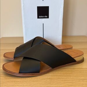 Dolce Vita Pipar Slide Sandals